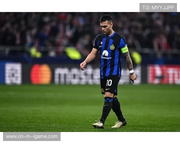 聚焦当代足球巨星成长历程与赛场风云全景深度多维度解析报道研究 聚焦当代足球巨星成长历程与赛场风云全景深度多维度解析报道研究