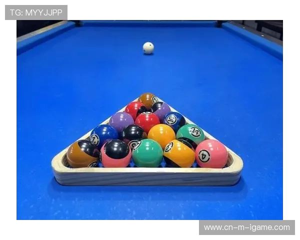 台球技巧与策略的完美结合：从基础到高级技巧的全面解析与实战应用